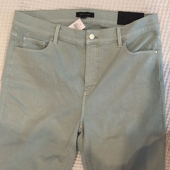 Ann Taylor Denim - Ann Taylor The Skinny Crop Jeans